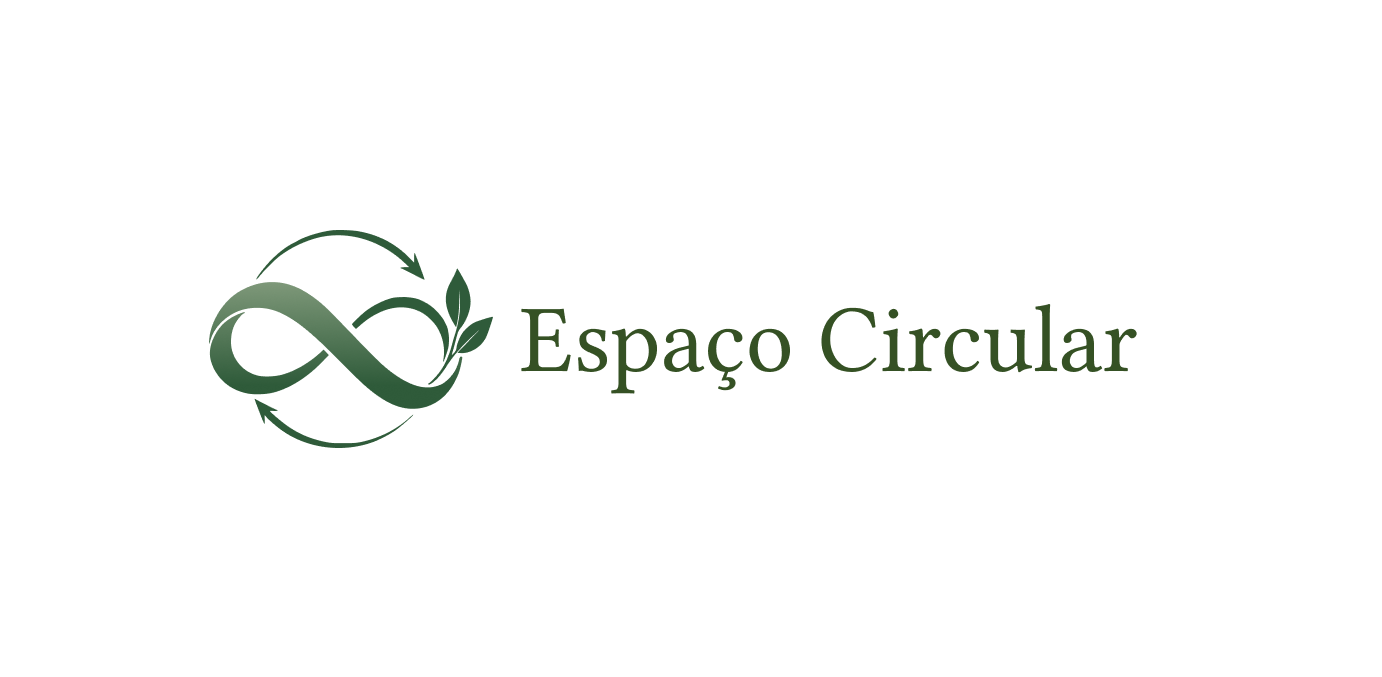 Horizontal Espaço Circular logo with a green infinity symbol, circular arrows, leaves and a serif wordmark on white